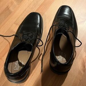 Excellent Condition. Men’s dress shoes.